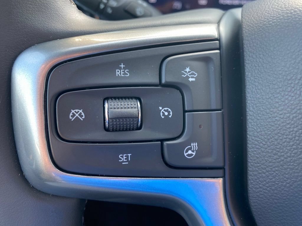Used 2023 Chevrolet Silverado 1500 LT AWD/4WD image 7