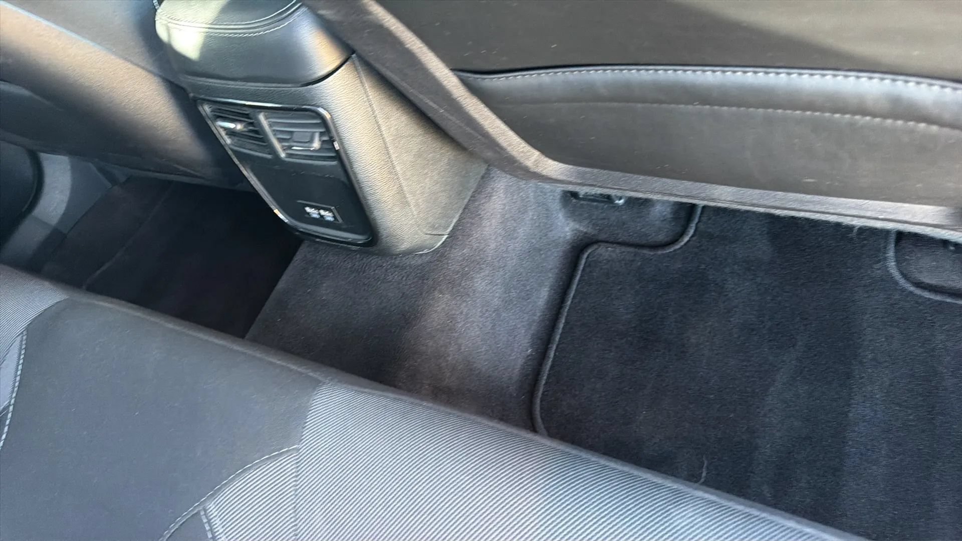 Used 2019 Dodge Charger SXT w/ Blacktop Package RWD image 58