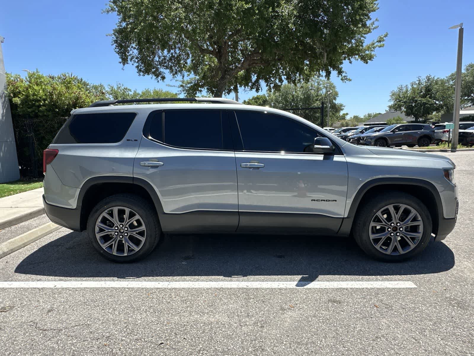 Used 2023 GMC Acadia SLE w/ Driver Convenience Package AWD/4WD image 10