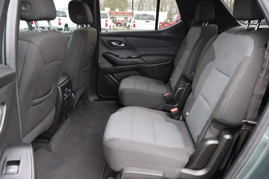 Used 2023 Chevrolet Traverse LT image 23