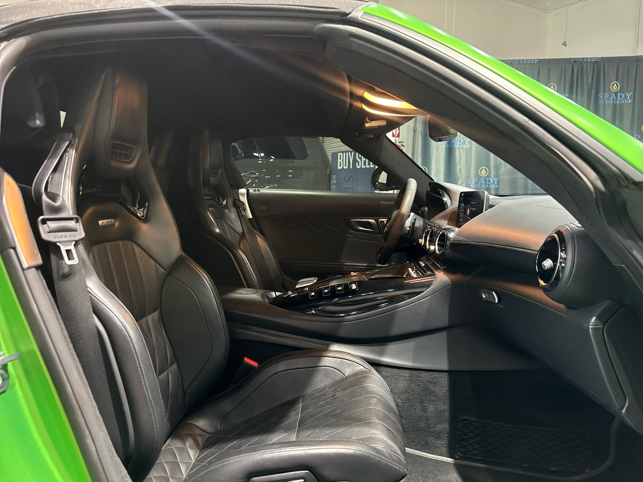 Used 2020 Mercedes-Benz AMG GT R image 32