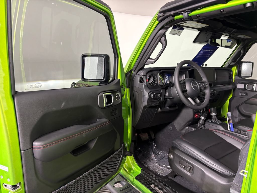 Used 2025 Jeep Gladiator Rubicon AWD/4WD image 11