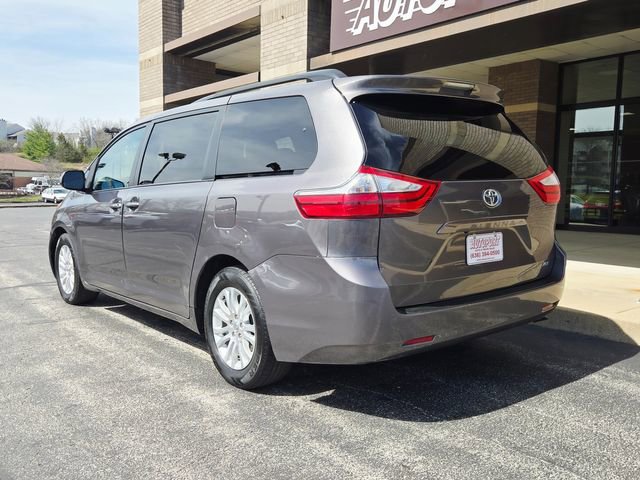 Used 2017 Toyota Sienna XLE FWD image 8