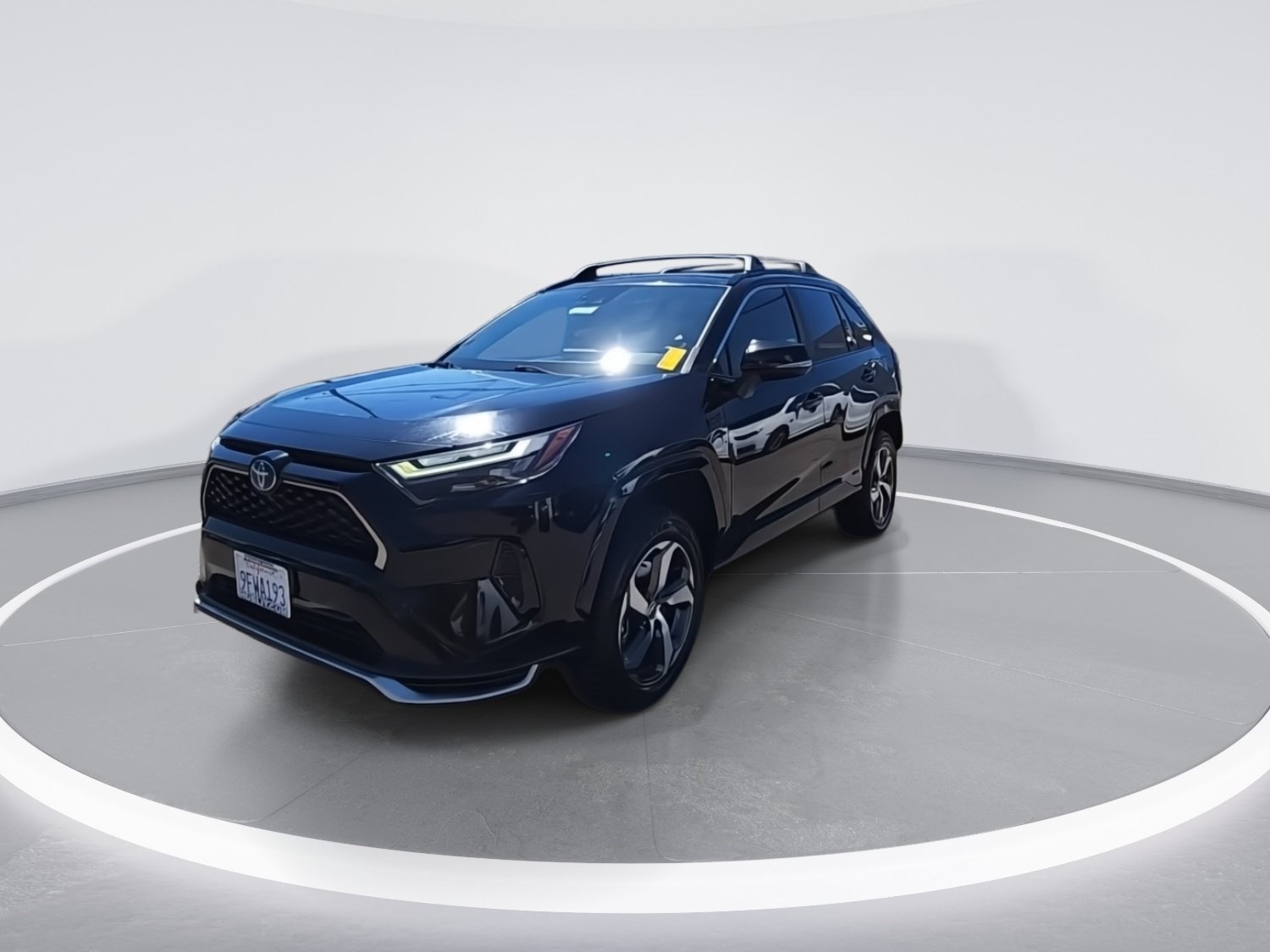 Used 2023 Toyota RAV4 SE w/ Weather & Moonroof Package AWD/4WD image 4