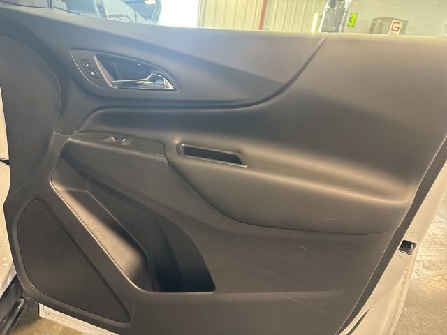 Used 2024 Chevrolet Equinox LT image 38