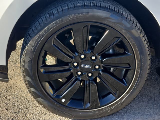 Used 2023 Lincoln Navigator L Reserve image 9