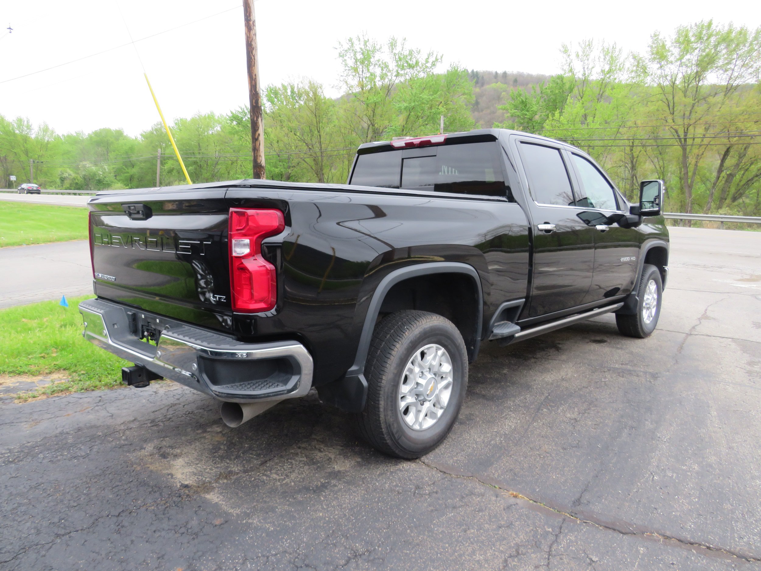 Used 2024 Chevrolet Silverado 2500 LTZ w/ LTZ Convenience Package AWD/4WD image 7