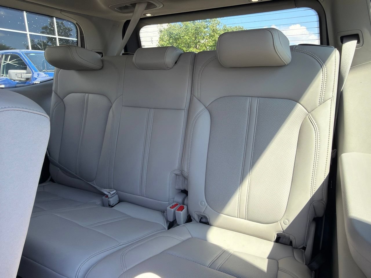 Certified 2024 Jeep Wagoneer 4WD w/ Premium Group I image 23