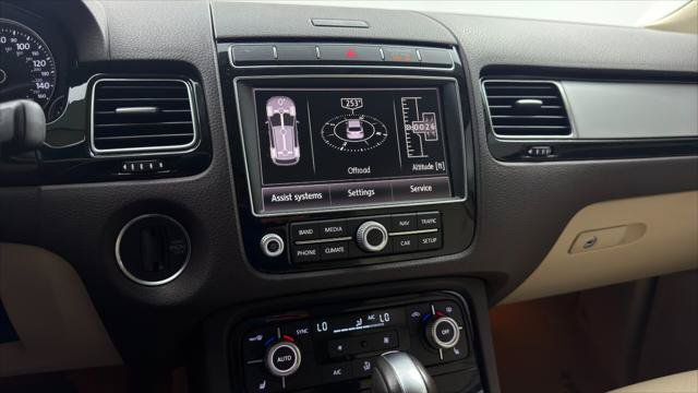 Used 2015 Volkswagen Touareg Sport AWD/4WD image 34