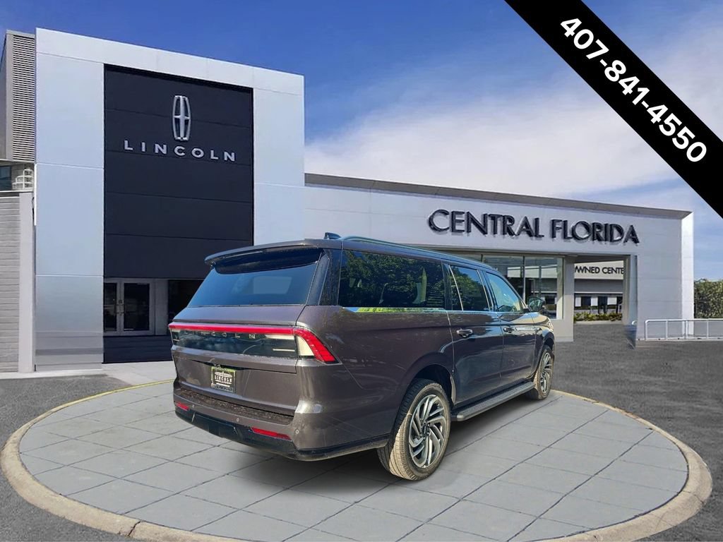 New 2027 Lincoln Navigator L Premier RWD image 3