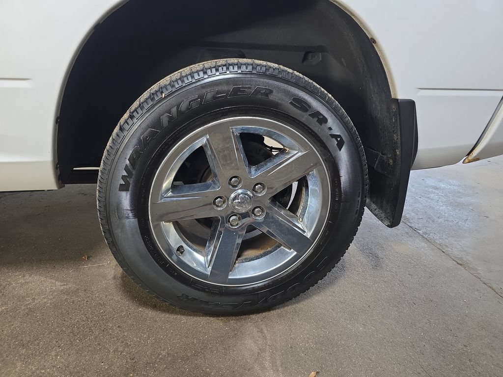 Used 2013 RAM 1500 Express AWD/4WD image 33