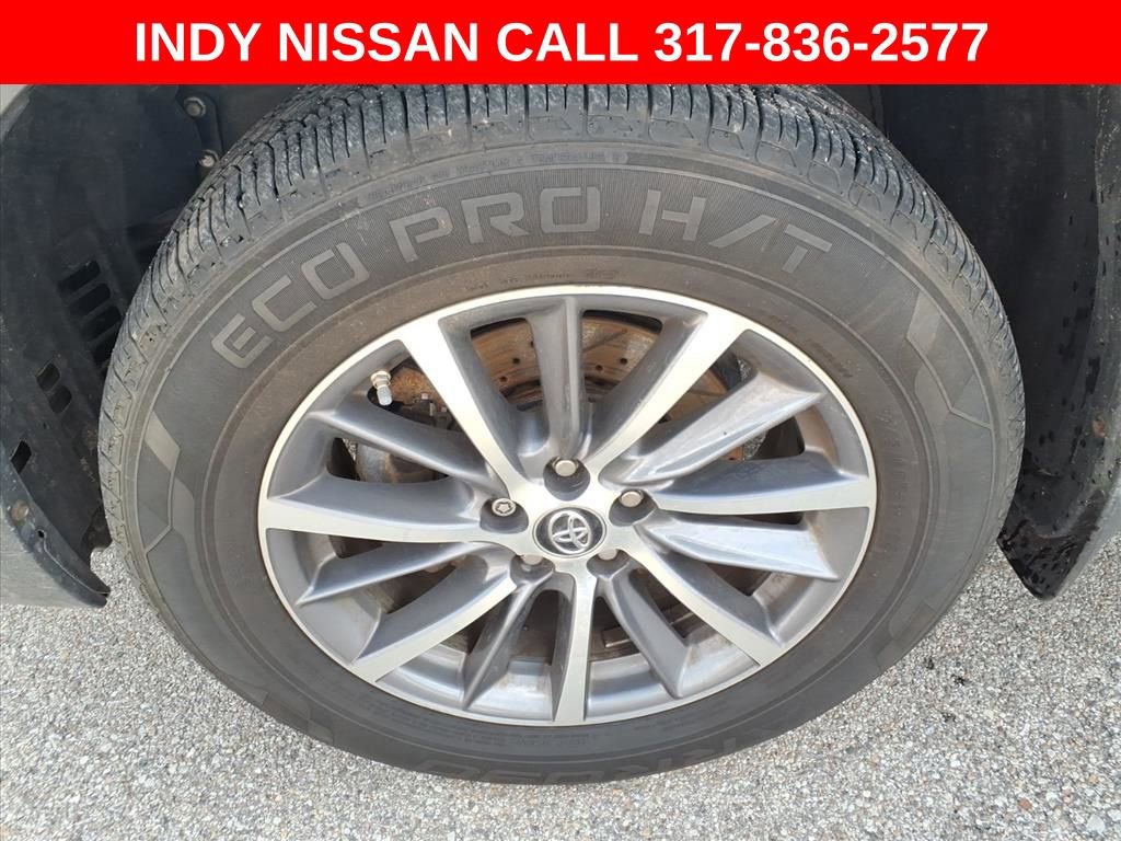 Used 2019 Toyota Highlander XLE image 10