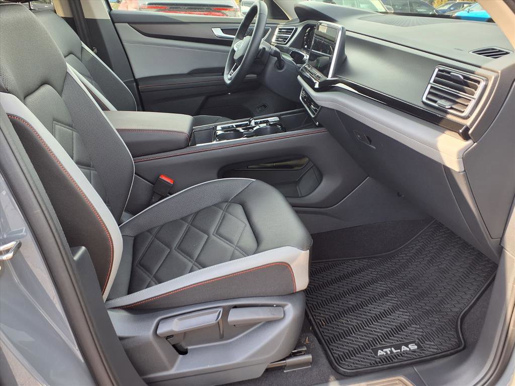Certified 2025 Volkswagen Atlas Peak Edition SE image 12