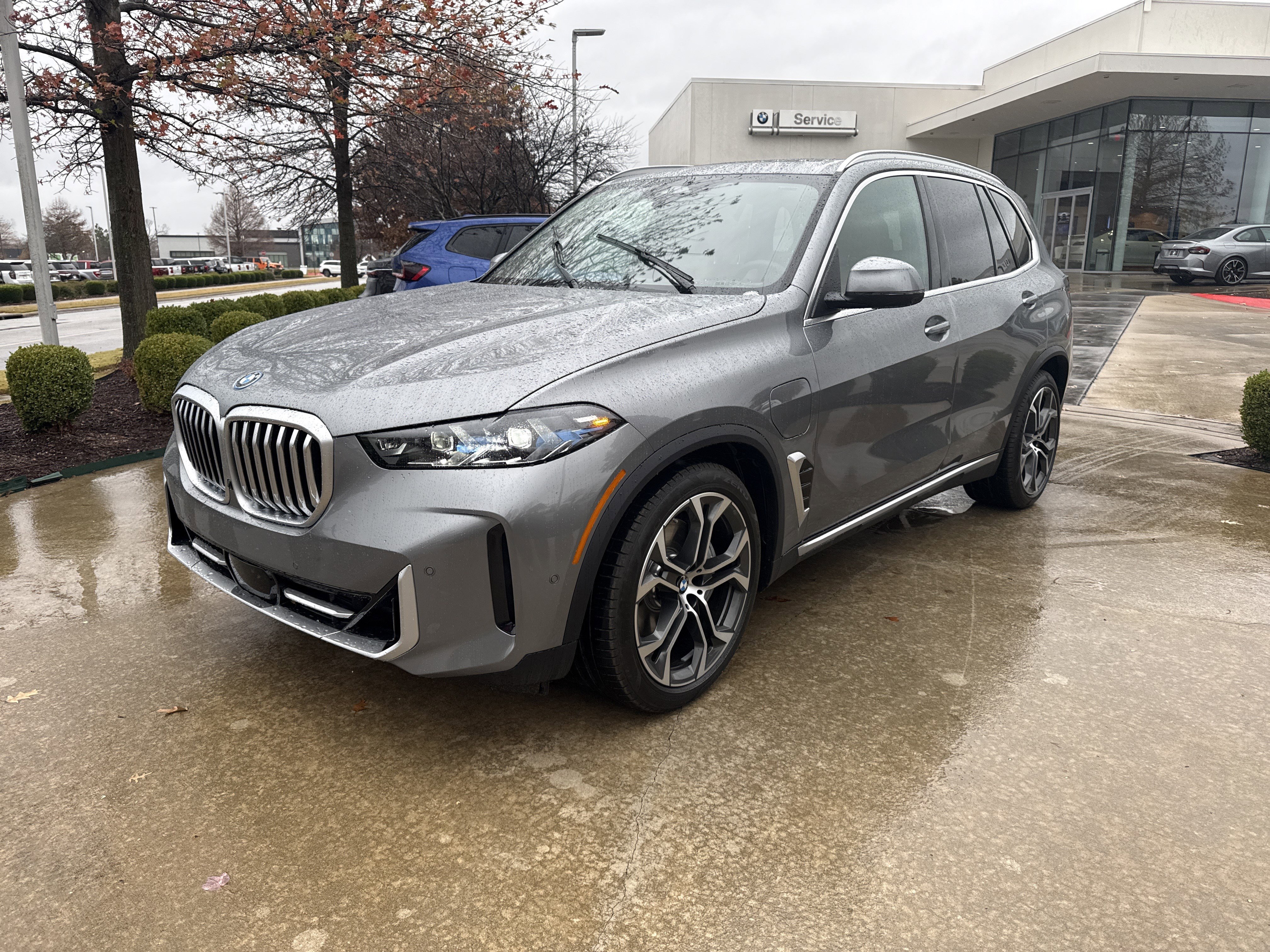 New 2026 BMW X5 xDrive50e w/ Climate Comfort Package