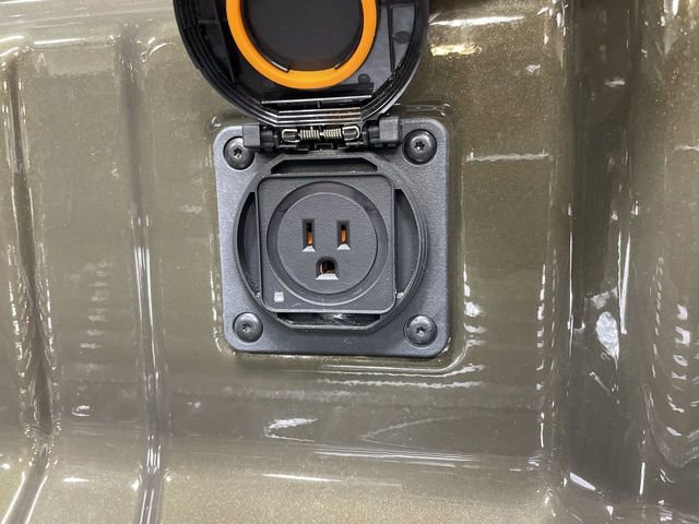 Used 2023 Chevrolet Colorado Z71 w/ Z71 Convenience Package 2 image 43