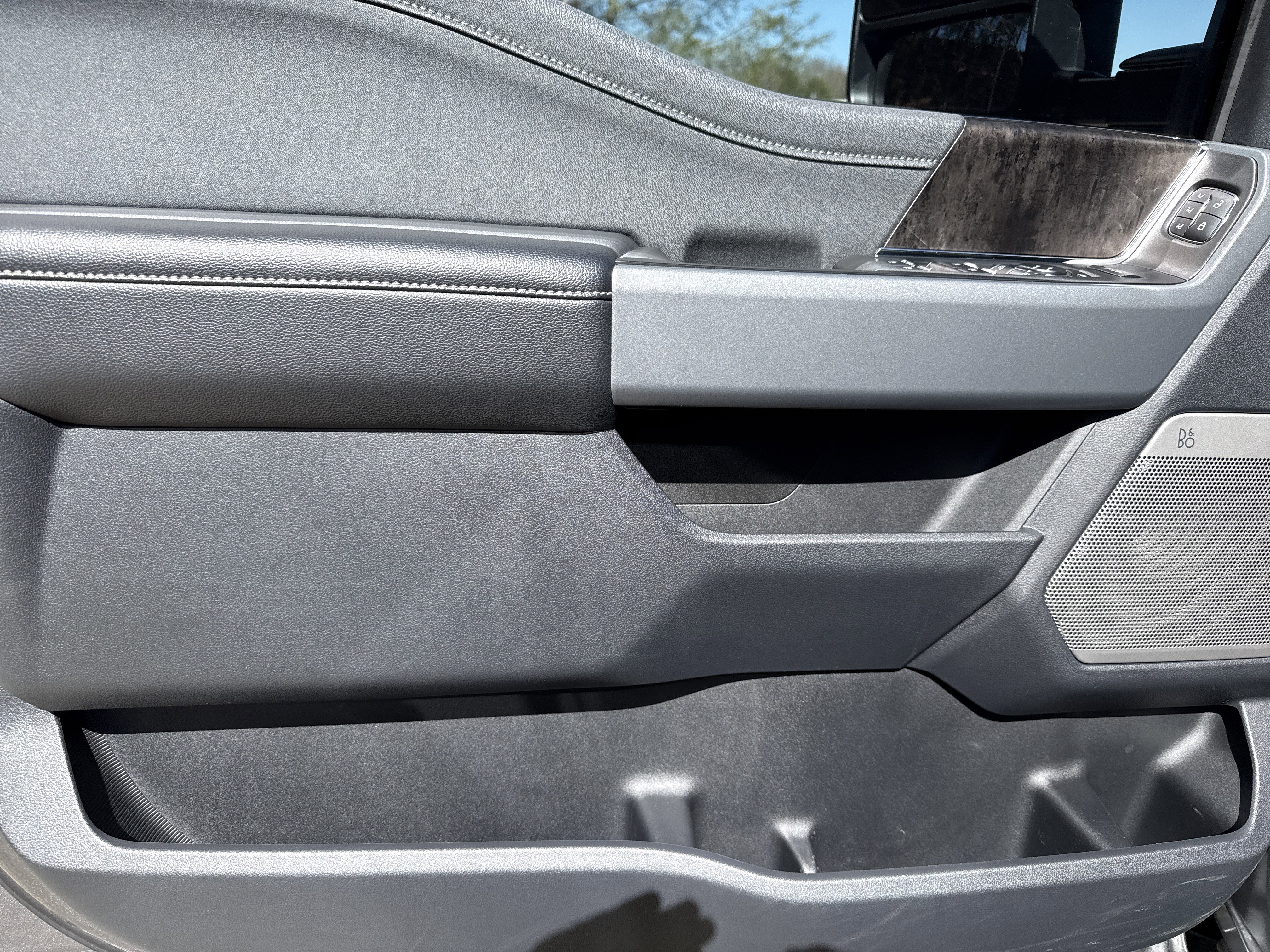 Used 2024 Ford F250 Lariat w/ Chrome Package image 10
