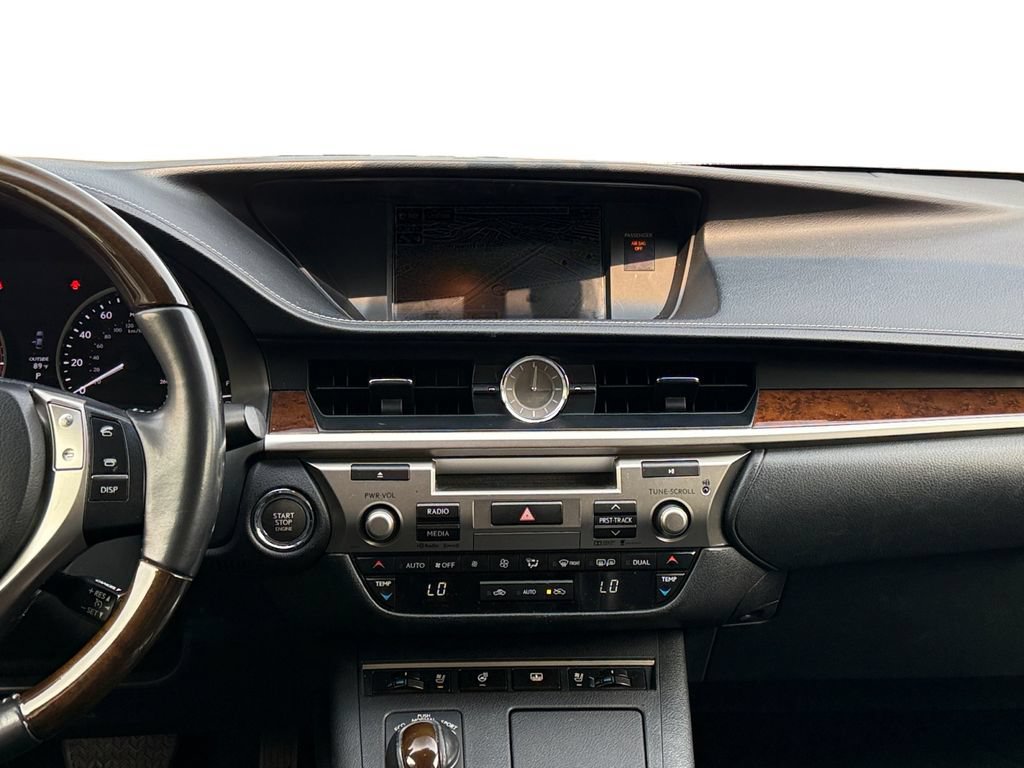 Used 2015 Lexus ES 350 w/ Luxury Package FWD image 14
