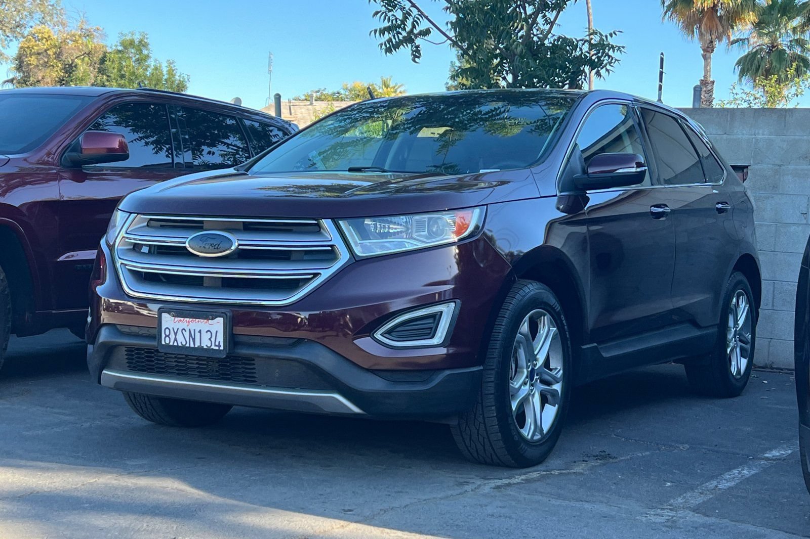 Used 2018 Ford Edge Titanium FWD image 2