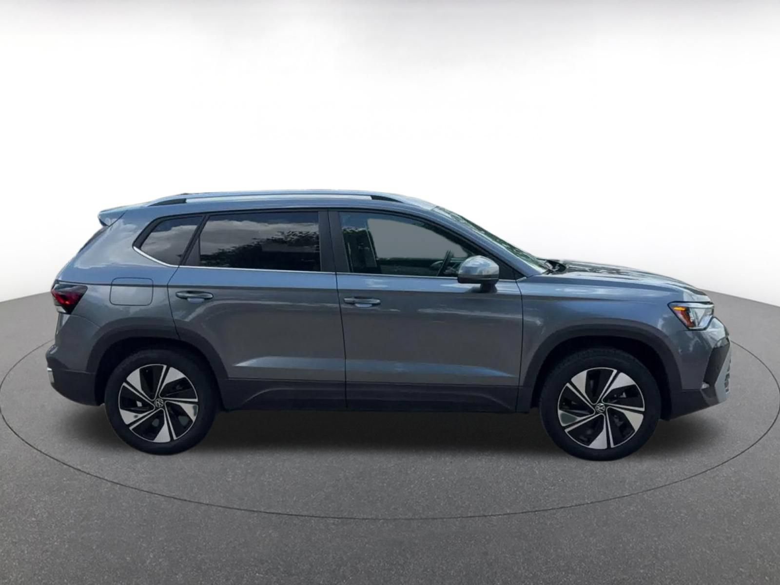 Used 2026 Volkswagen Taos SE AWD/4WD image 15