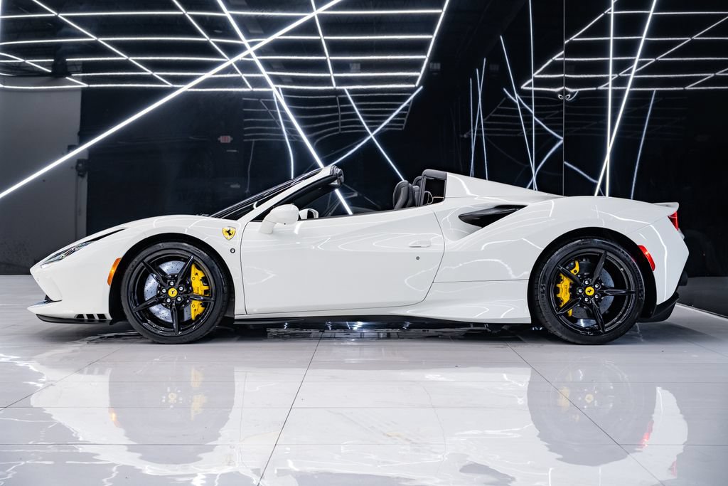 Used 2022 Ferrari F8 Tributo RWD image 10