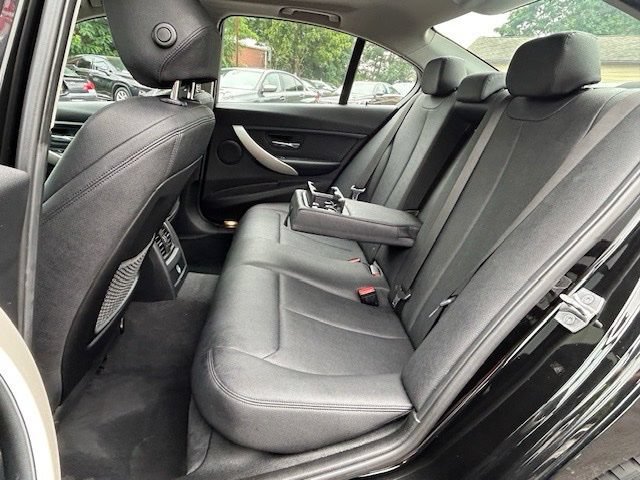 Used 2018 BMW 320i xDrive Sedan AWD/4WD image 14