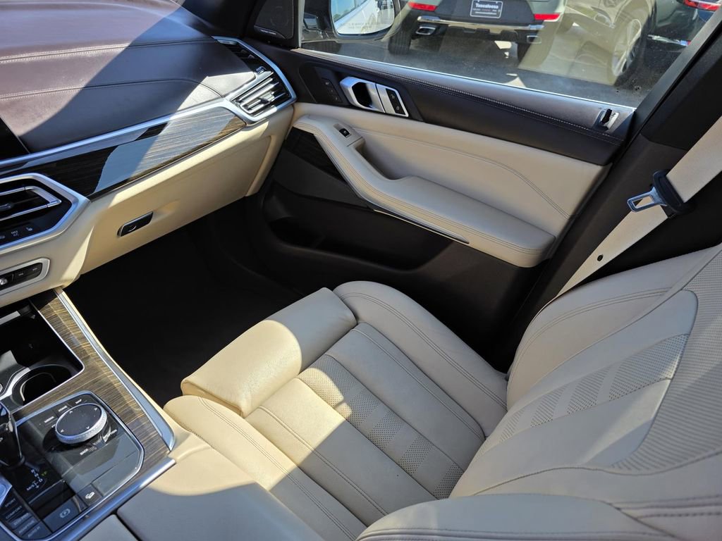Used 2019 BMW X5 xDrive40i w/ Executive Package image 29