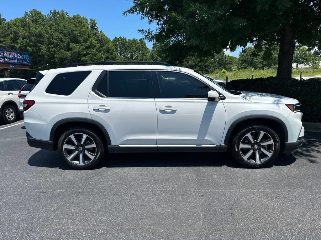 Certified 2025 Honda Pilot Touring image 2