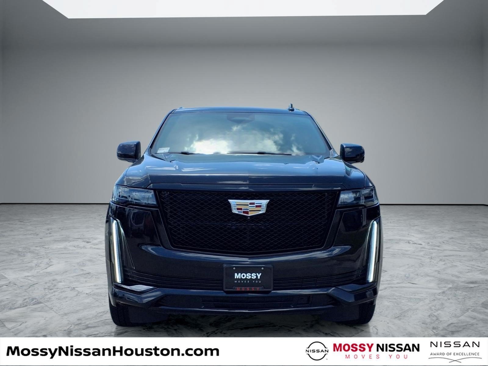 Used 2024 Cadillac Escalade ESV Sport RWD image 3