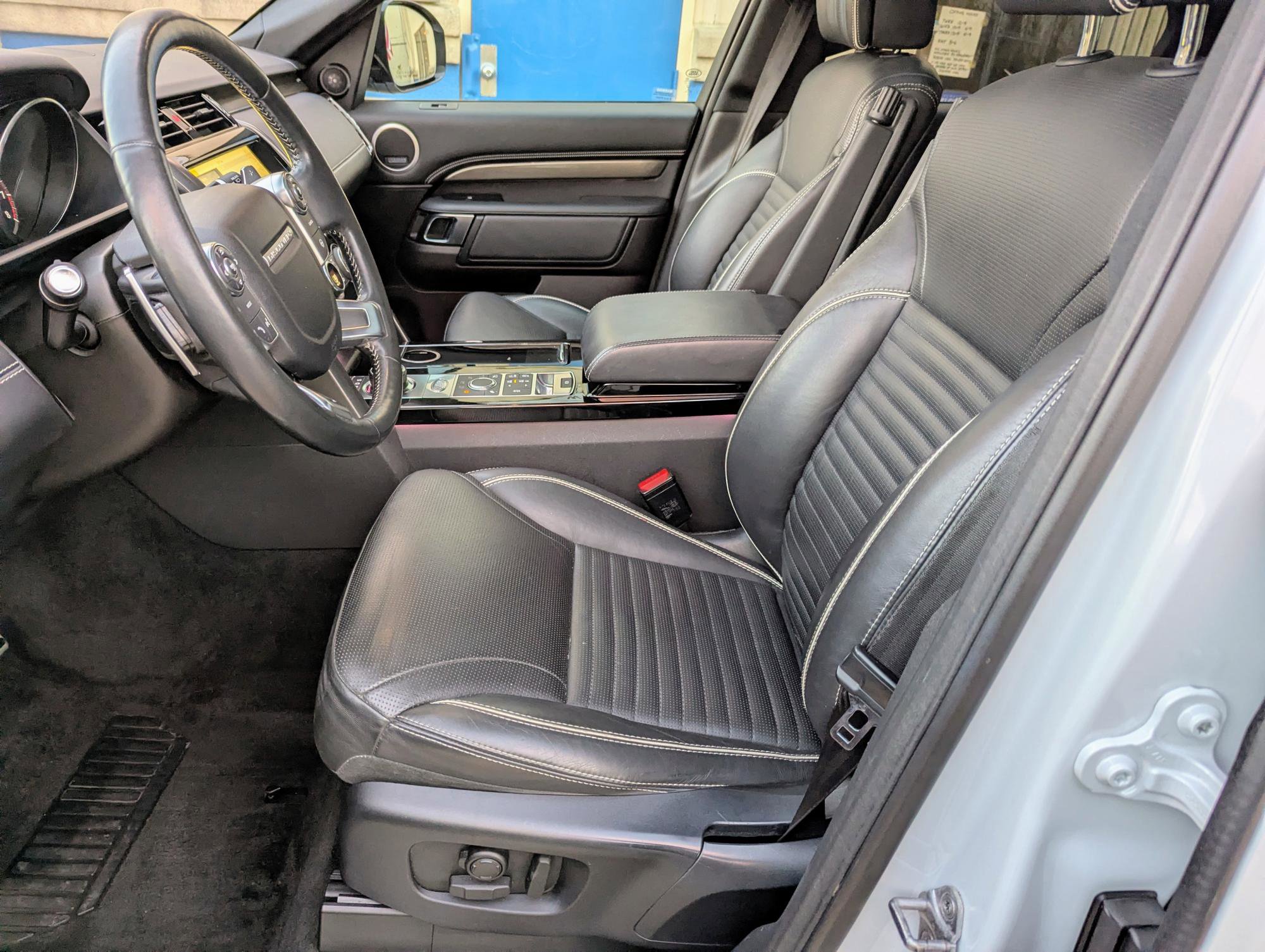 Used 2017 Land Rover Discovery HSE Luxury image 5