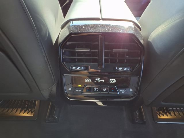 Used 2022 BMW iX xDrive50 w/ Premium Package image 22