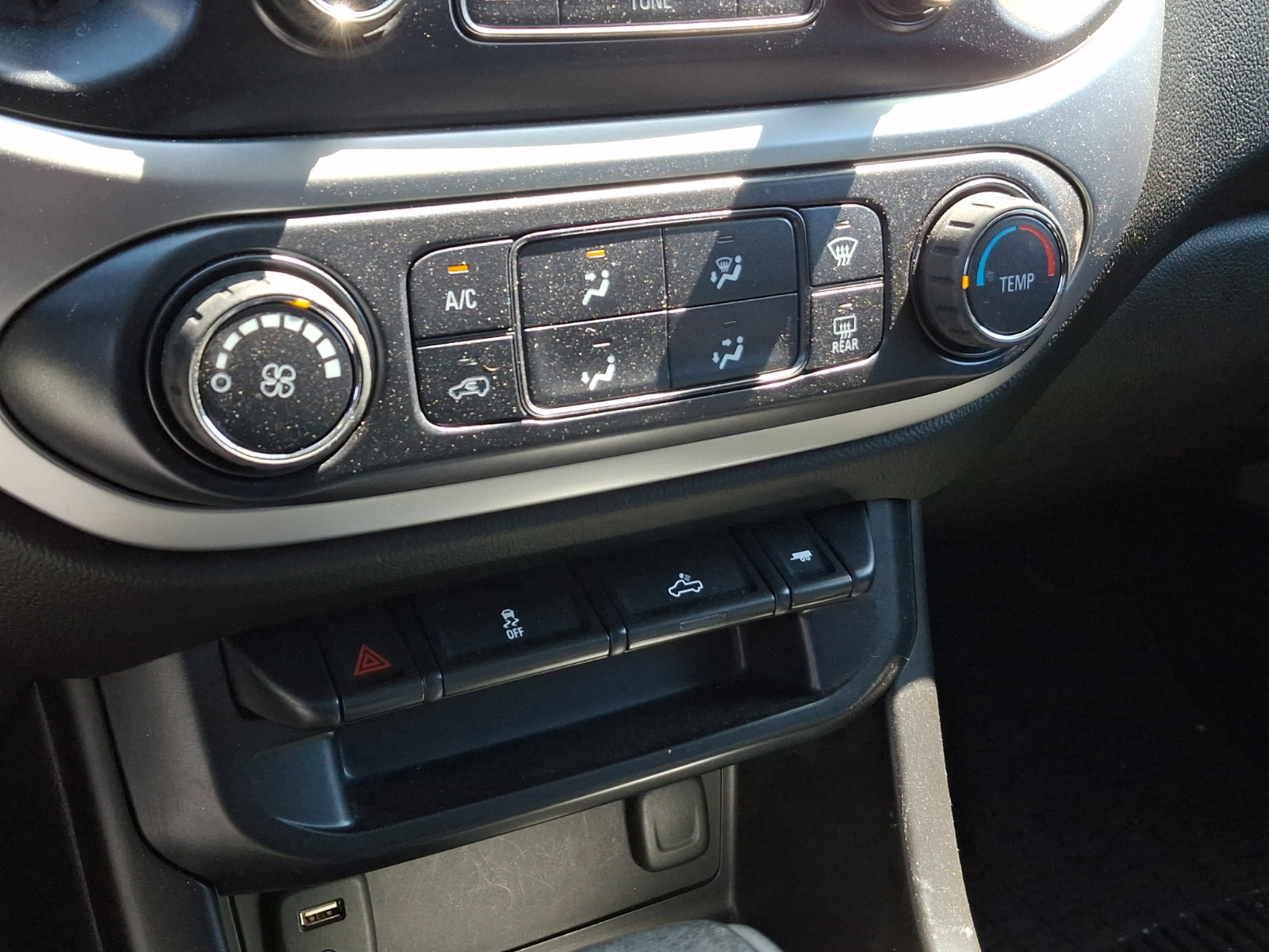 Used 2016 Chevrolet Colorado LT w/ LT Convenience Package AWD/4WD image 14