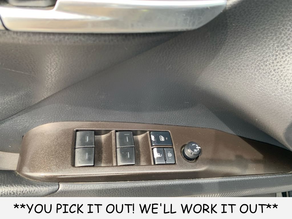 Used 2021 Toyota Camry SE FWD image 12
