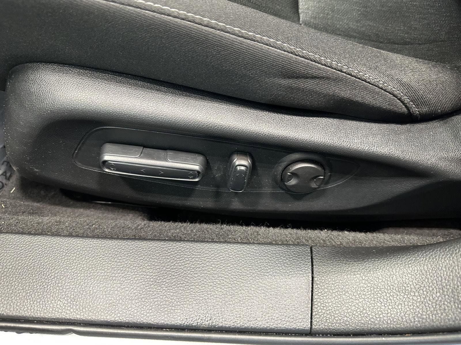 Certified 2023 Honda Accord EX image 16