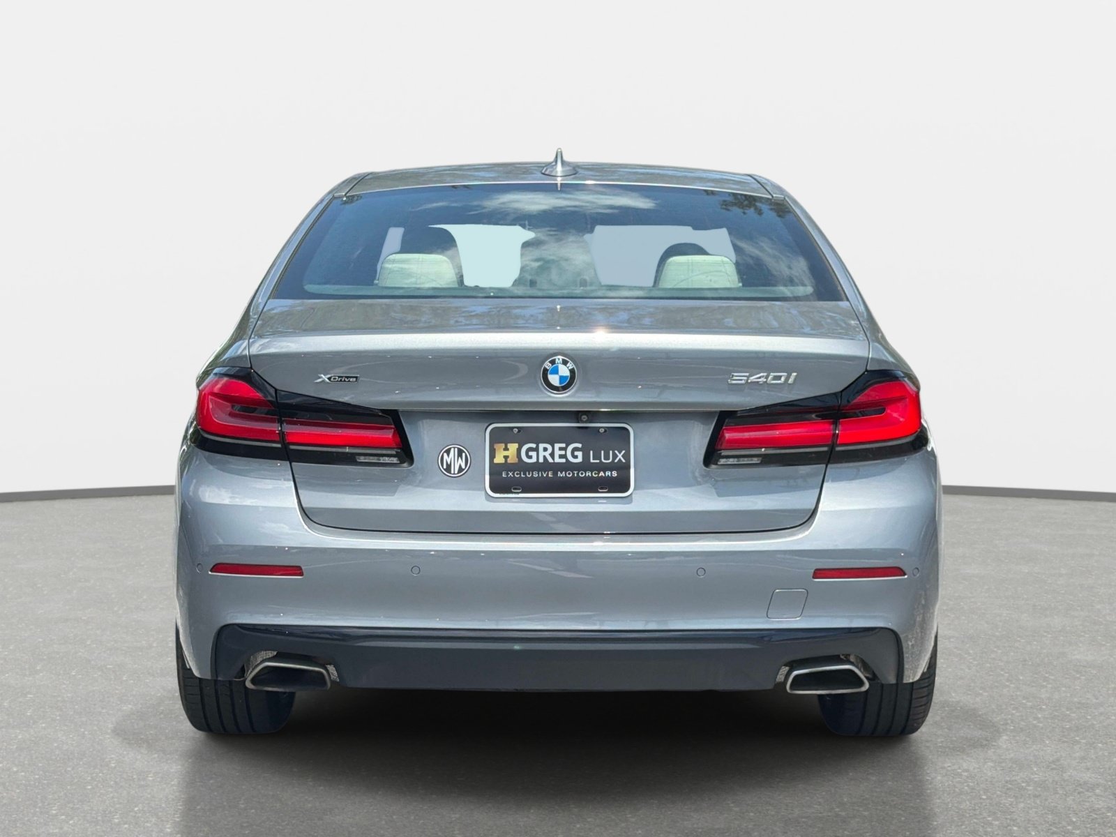 Used 2023 BMW 540i xDrive w/ Convenience Package AWD/4WD image 4