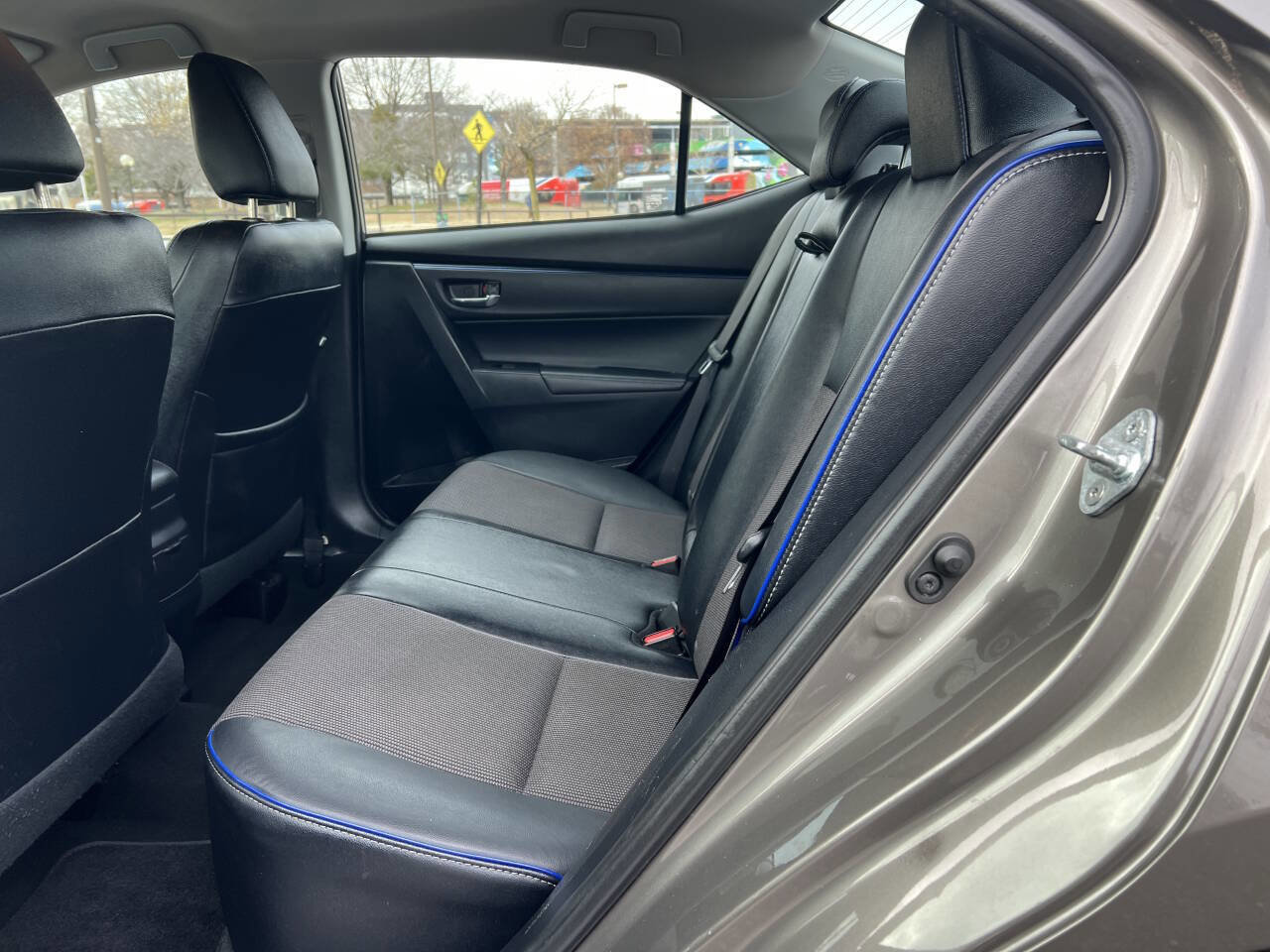 Used 2017 Toyota Corolla SE w/ Carpet Mat Package (TMS) image 9