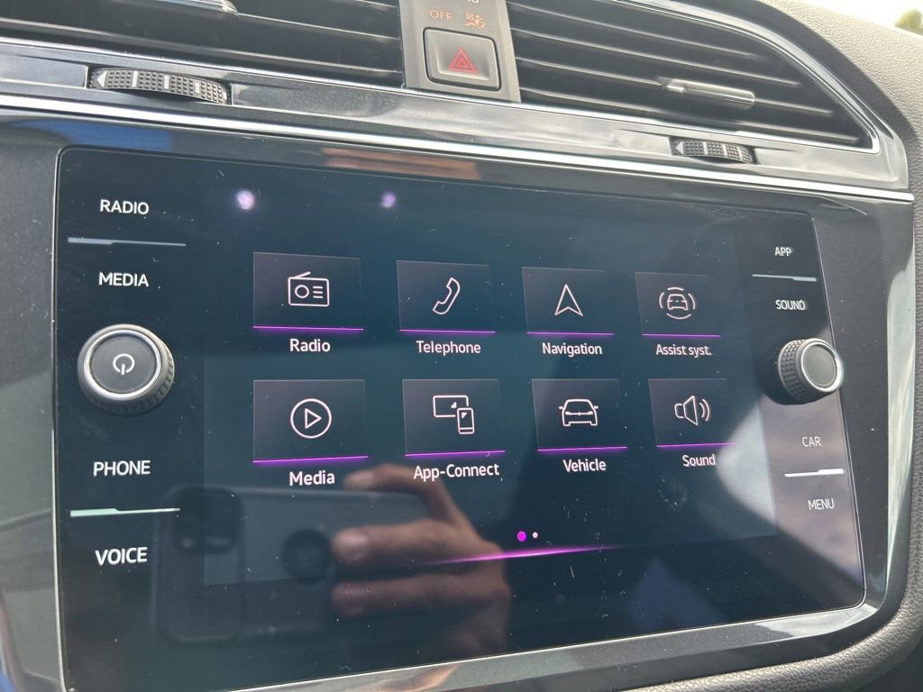 Used 2023 Volkswagen Tiguan SE R-Line image 42