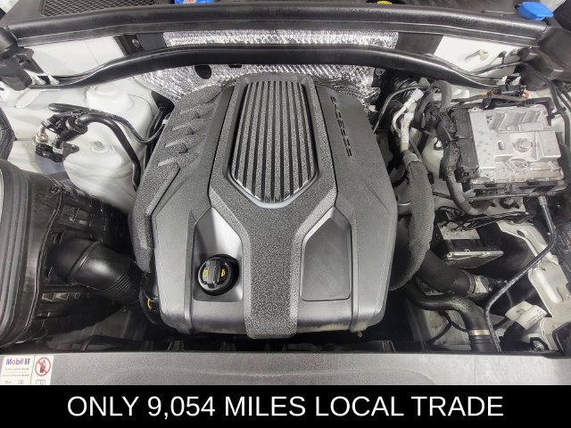 Used 2024 Porsche Macan AWD/4WD image 34