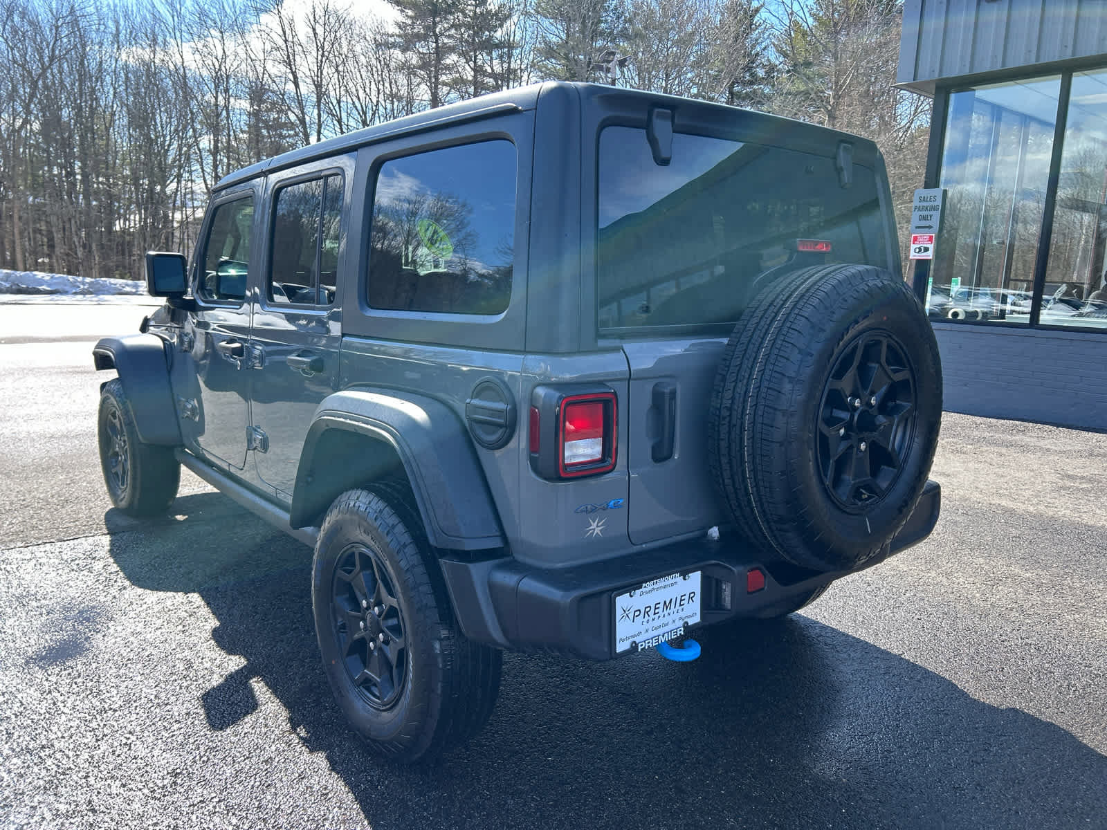 Used 2023 Jeep Wrangler Unlimited w/ Cold Weather Group image 7