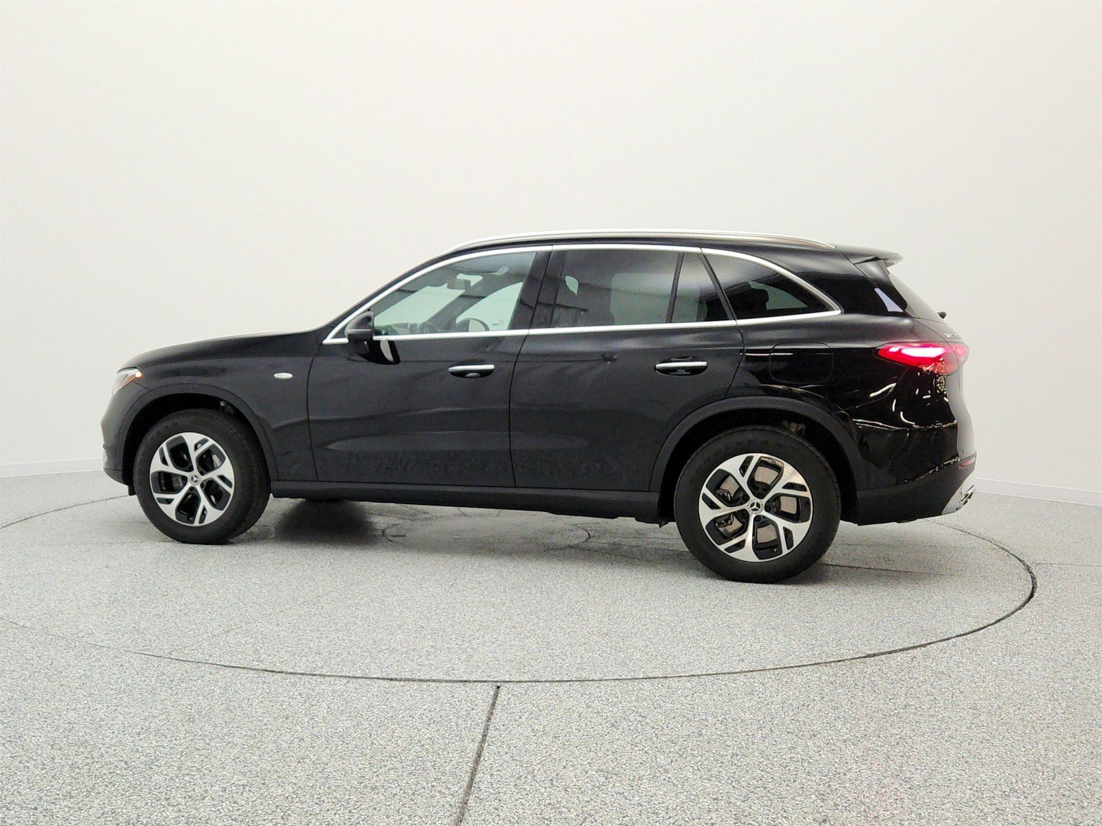 Used 2025 Mercedes-Benz GLC 350e 4MATIC image 8