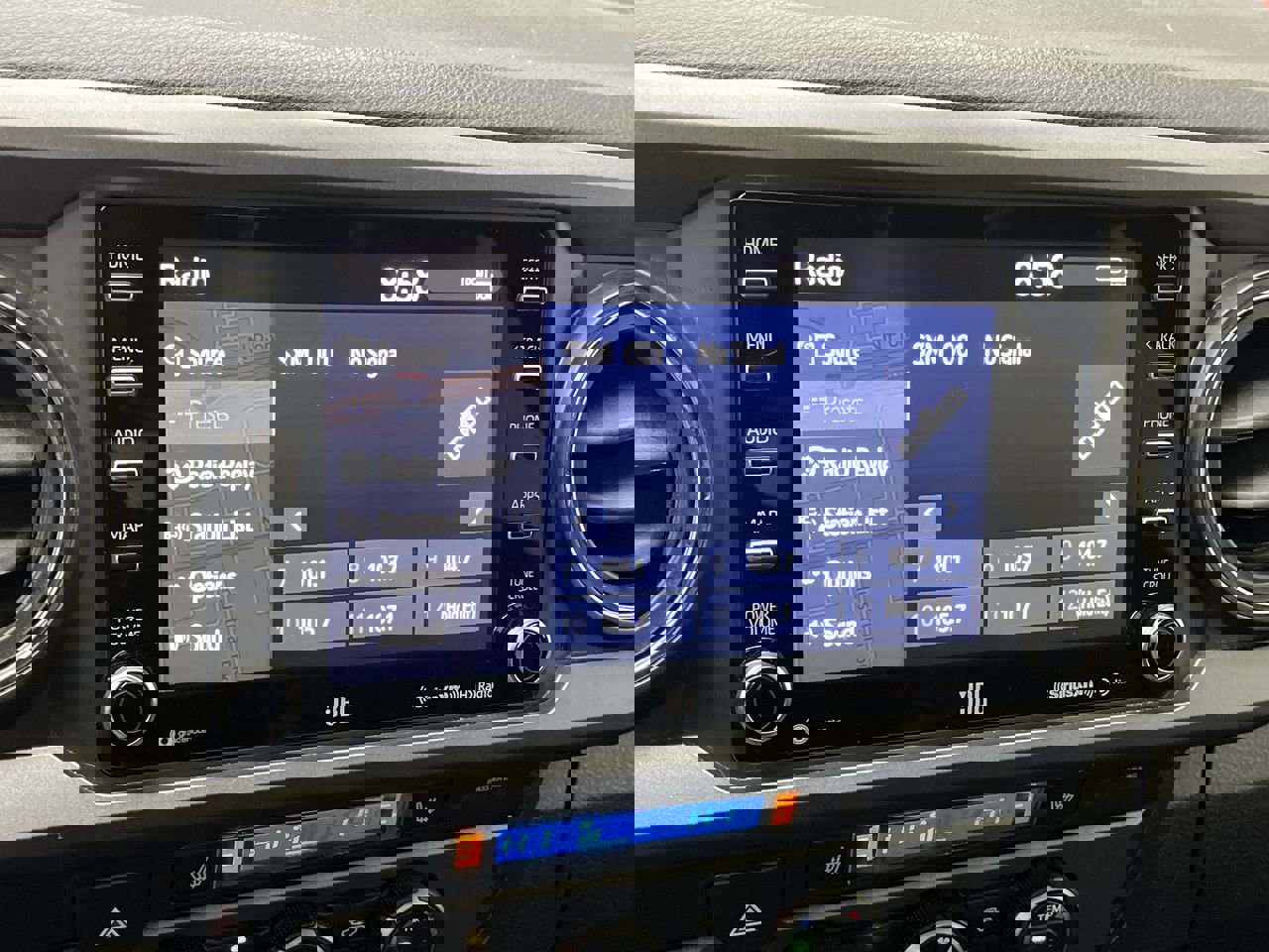 Used 2020 Toyota Tacoma TRD Sport w/ TRD Premium Sport Package image 18