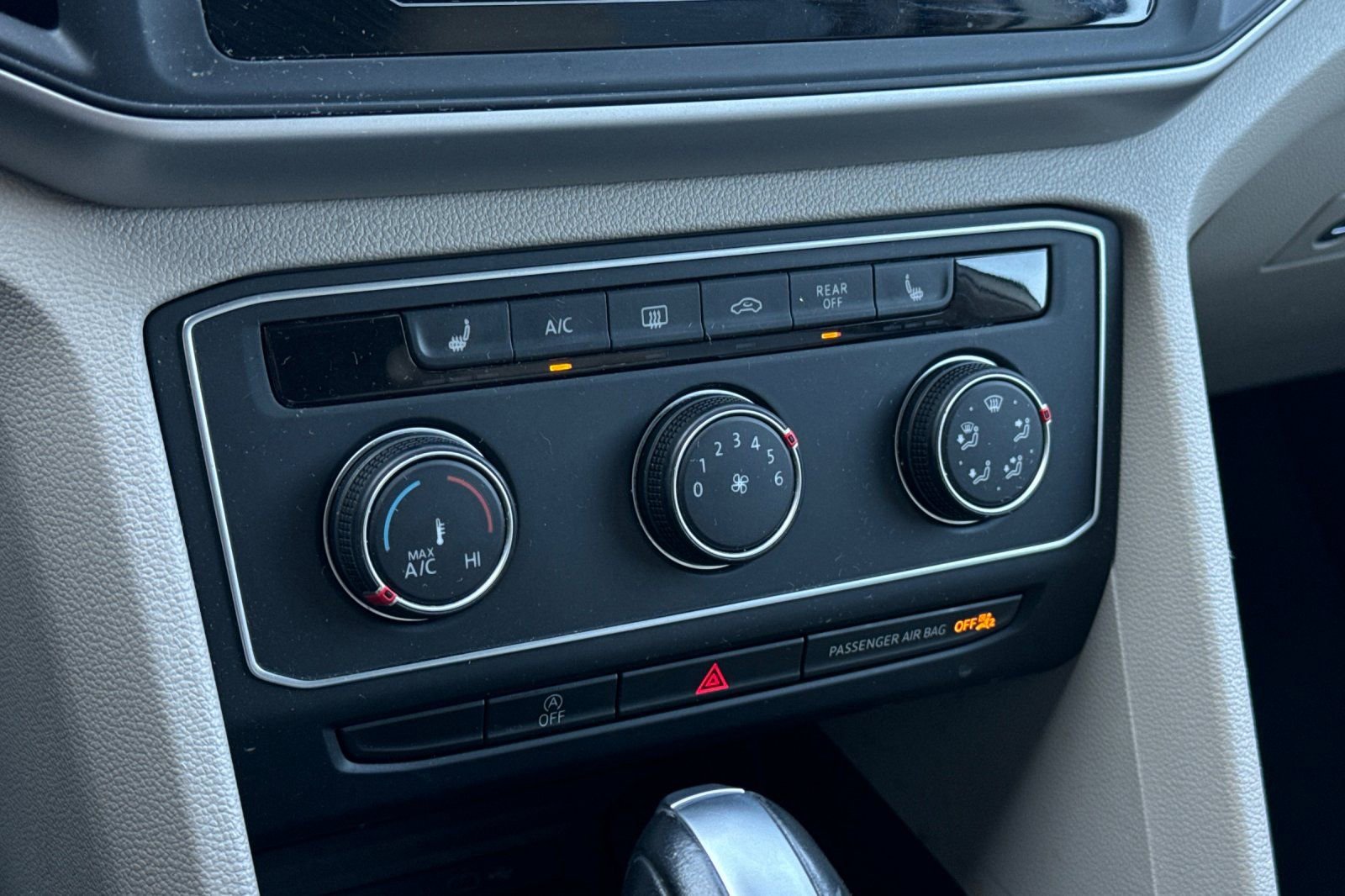 Used 2023 Volkswagen Atlas SE image 22