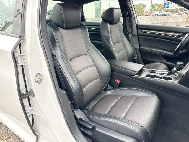 Used 2018 Honda Accord Sport image 24
