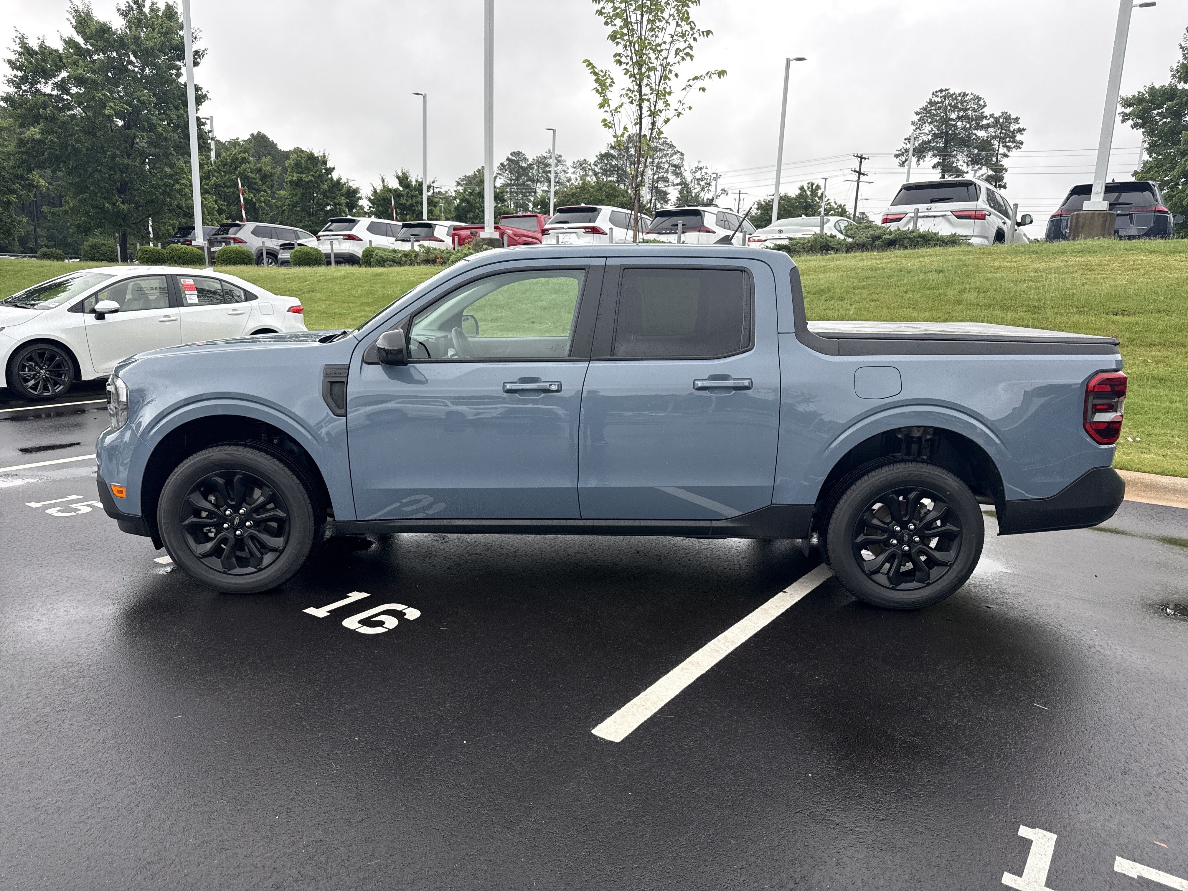 Used 2024 Ford Maverick Lariat w/ Black Appearance Package FWD image 7
