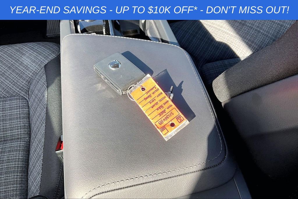 Used 2025 Volvo XC60 B5 Core w/ Protection Package Premier image 13