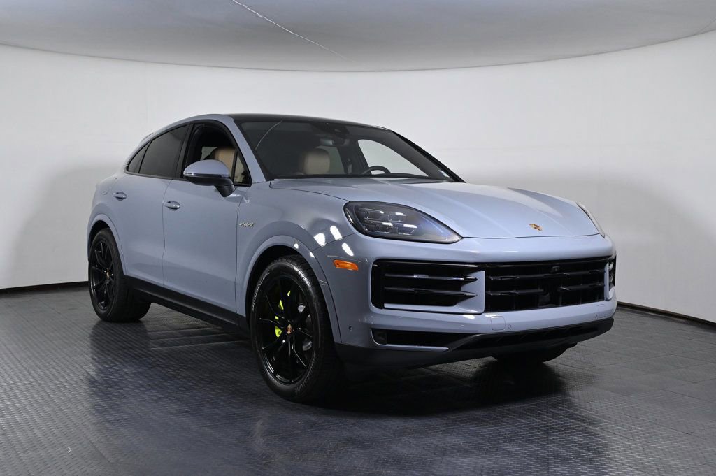 Certified 2026 Porsche Cayenne E-Hybrid Coupe image 9