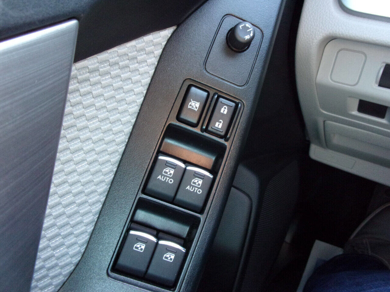 Used 2017 Subaru Forester 2.5i w/ Alloy Wheel Package image 19