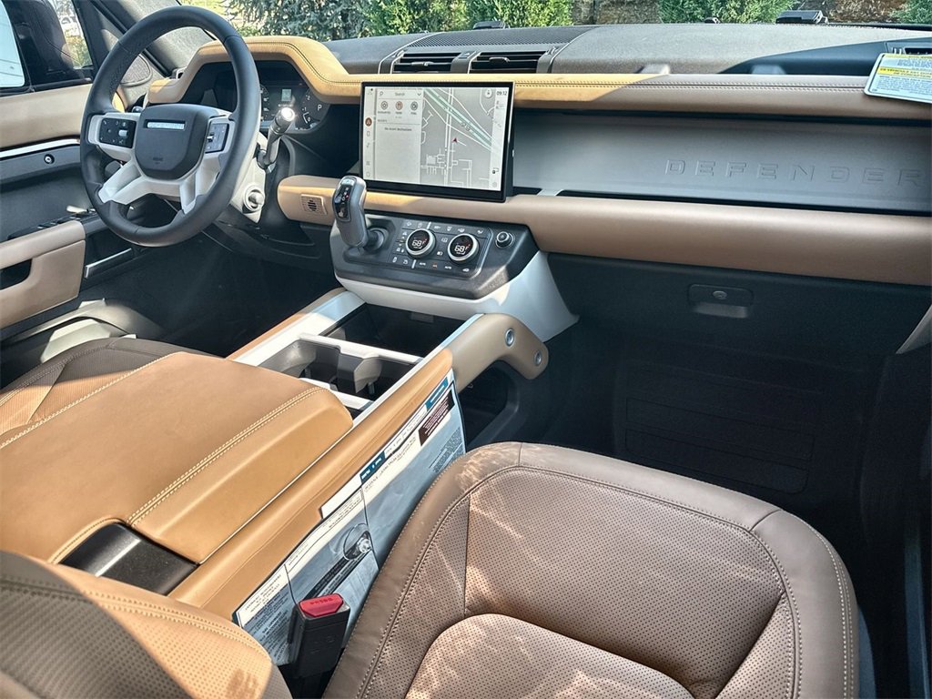 Used 2025 Land Rover Defender 130 S image 14