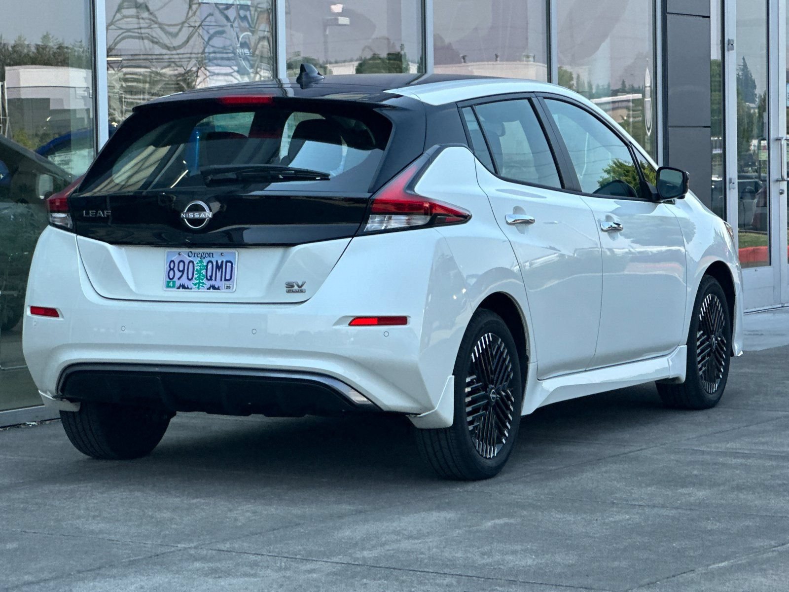 Used 2025 Nissan Leaf SV Plus FWD image 3