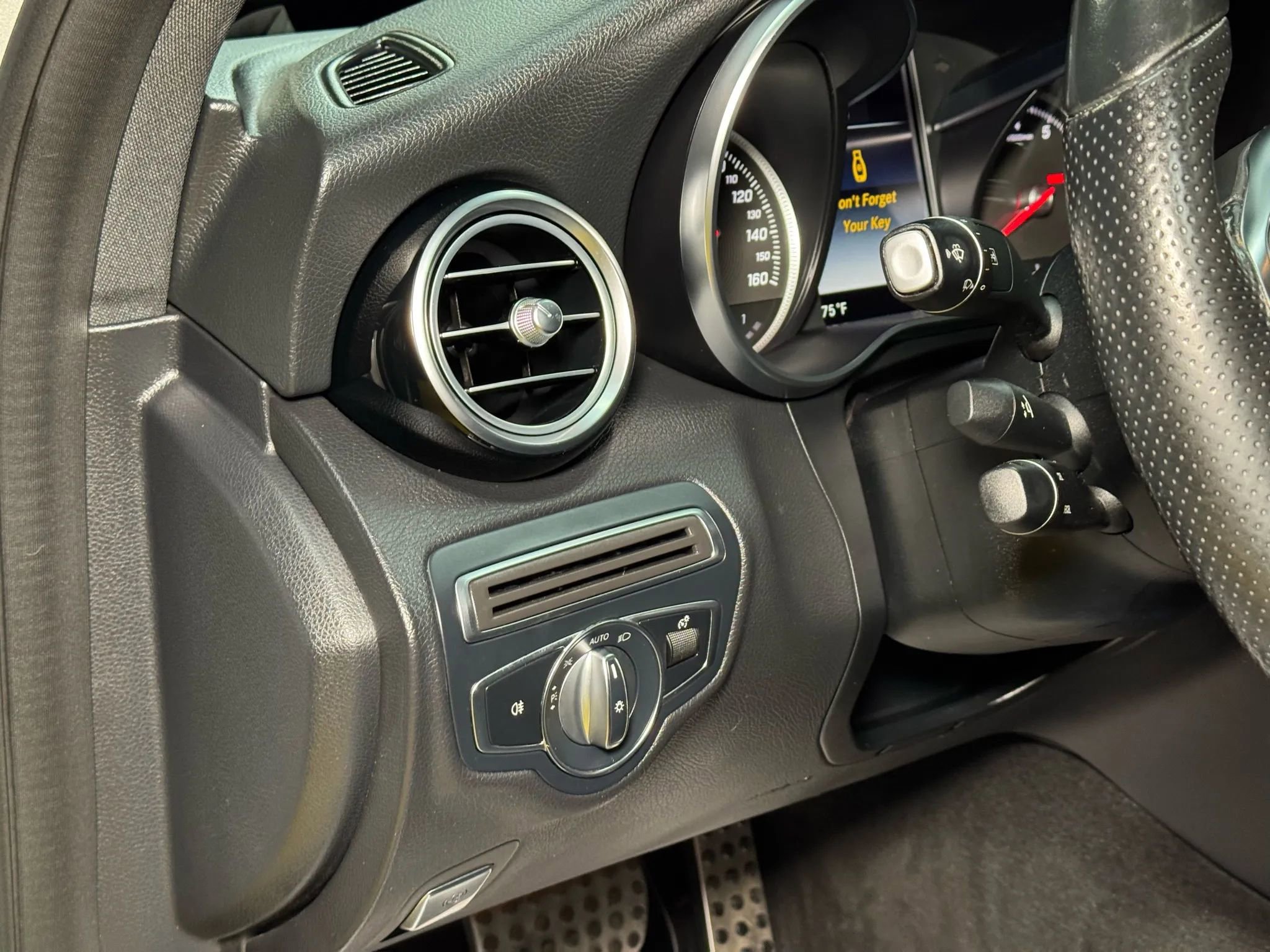 Used 2018 Mercedes-Benz C 300 Sedan image 31