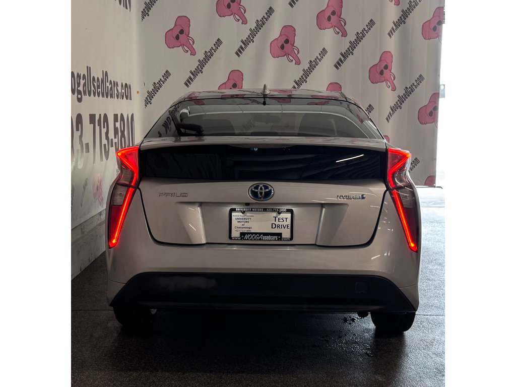 Used 2016 Toyota Prius Two w/ Preferred Accessory Package FWD image 10